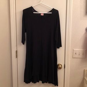 black mid-sleeve t-shirt dress